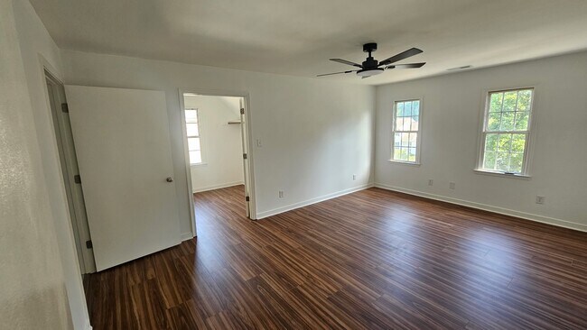 Foto del edificio - 8307 Ferdinand Ln