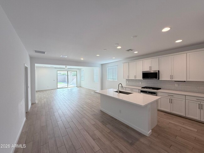 Foto del edificio - 4323 W Palace Sta Rd