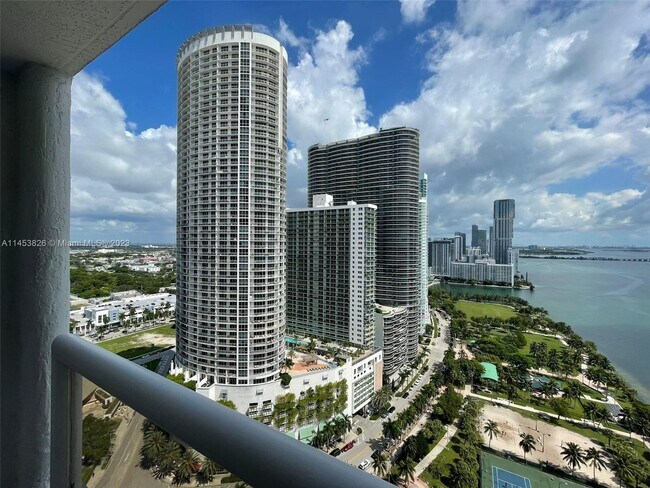 Building Photo - 1717 N Bayshore Dr