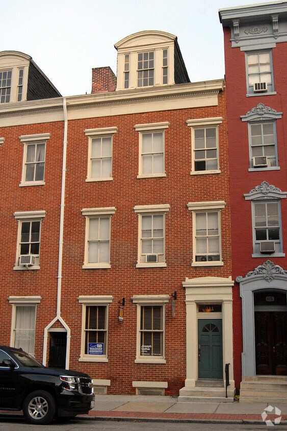 Building Photo - 111 E Market St