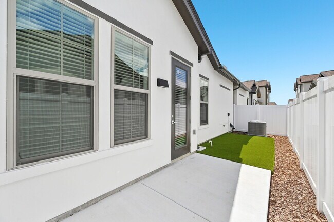 Foto del edificio - The Hadley Apartments - North Port, FL