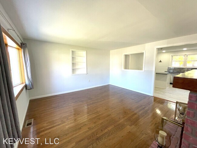 Foto del edificio - 3 br, 2 bath House - 333 Johnson Rd