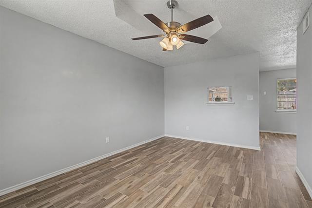 Foto del edificio - 114 Prairie Creek Cir