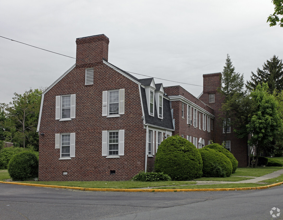 Primary Photo - Elm Park Village