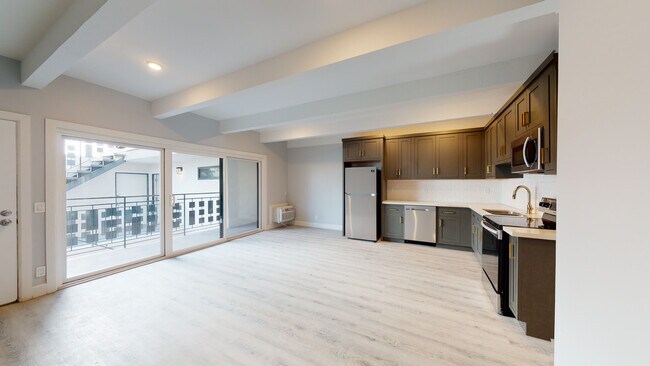 Building Photo - 730 S Serrano Ave