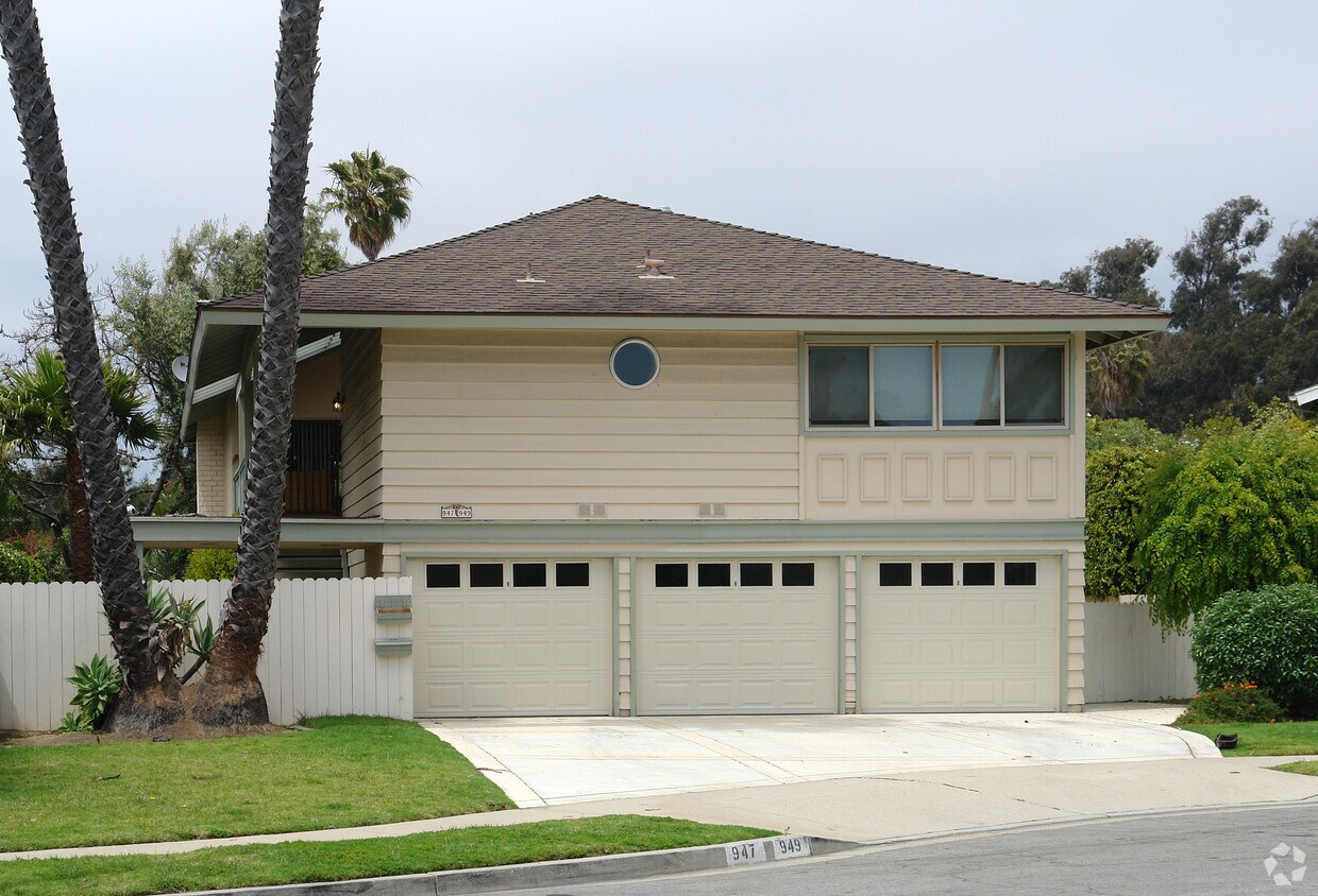 Foto del edificio - 947-949 Sandpiper Ct