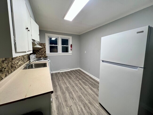 Building Photo - 13 US-206