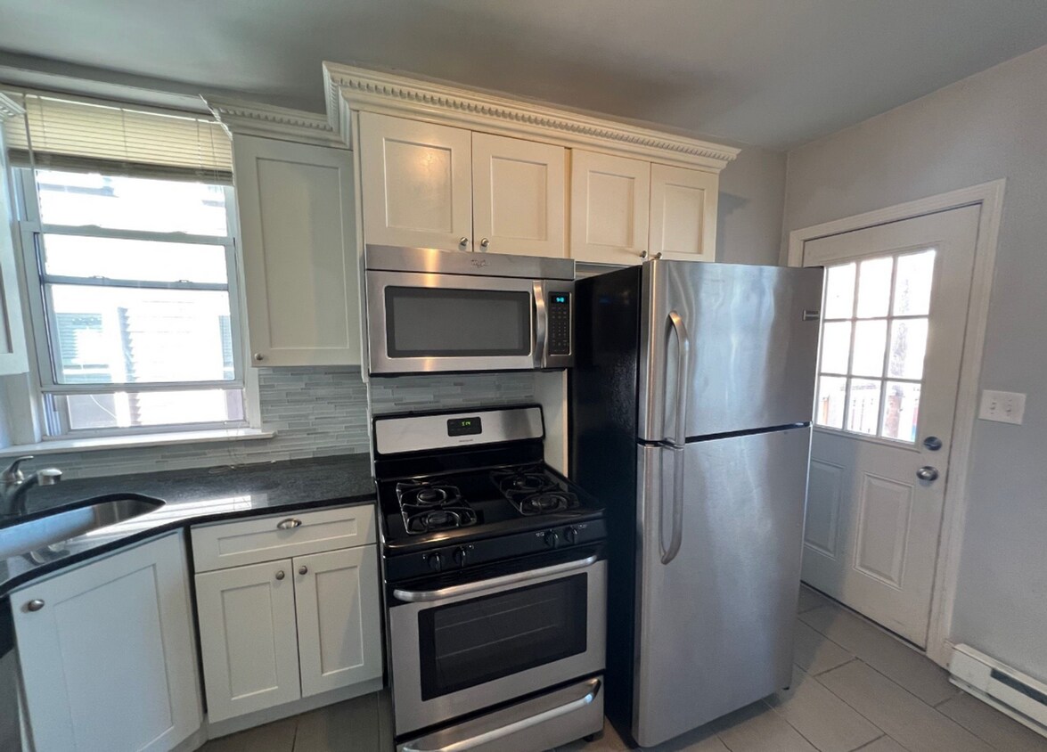 Foto principal - Beautiful Three Bed Right Near The Blue Line