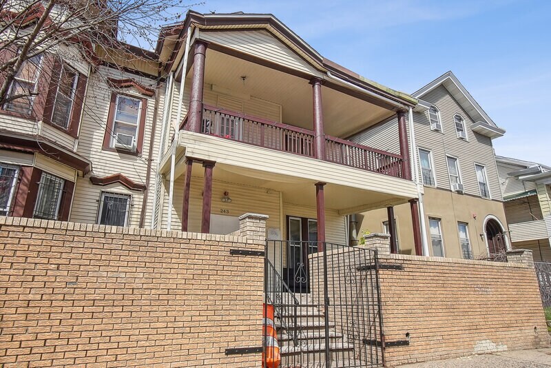 243 Hamilton Ave Unit 1R, Paterson, NJ 07501 Condo for Rent in