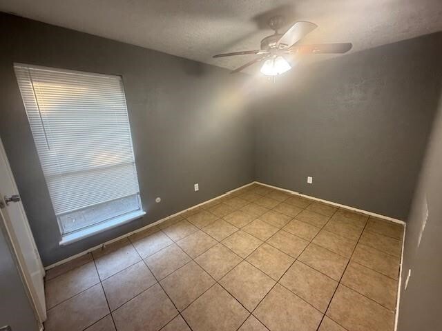 Building Photo - 22122 Diane Dr