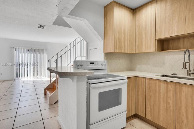 Foto del edificio - 8650 SW 67th Ave