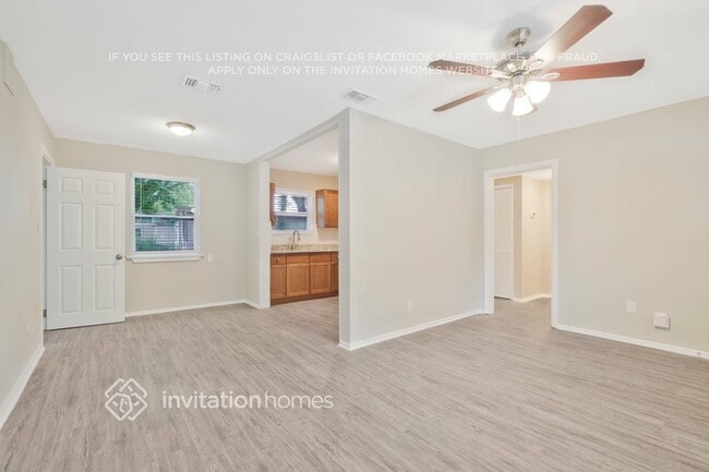 Foto del edificio - 6237 Pinelock Dr