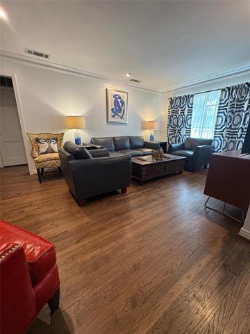 Foto del edificio - 8642 Daytonia Ave