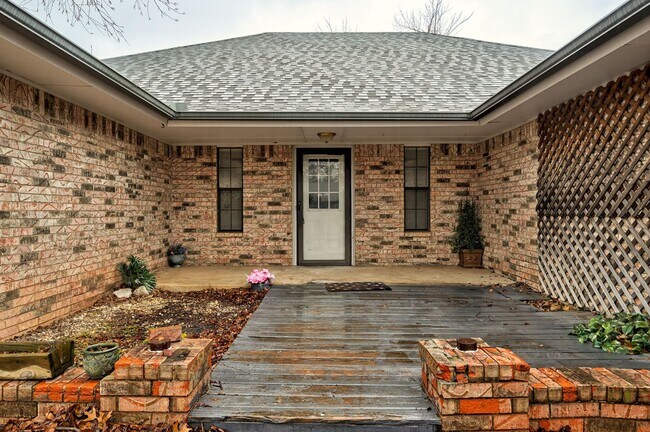 Building Photo - Beautiful 4 Bed 2 Bath Home in Edmond!