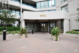 Building Photo - 550-2550 Webb Dr