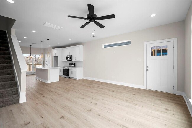 Building Photo - 768 Dillard St