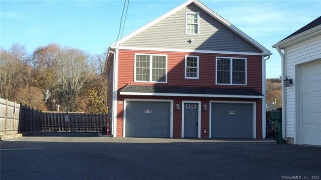 Foto del edificio - 39 Maple Ave