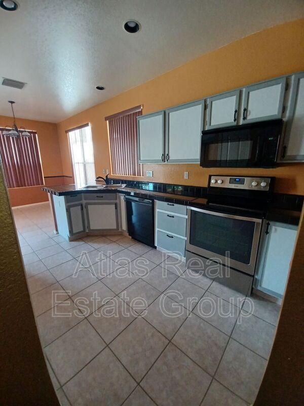 9861 N Western Sky Pl, Tucson, AZ 85742 House for Rent in Tucson, AZ