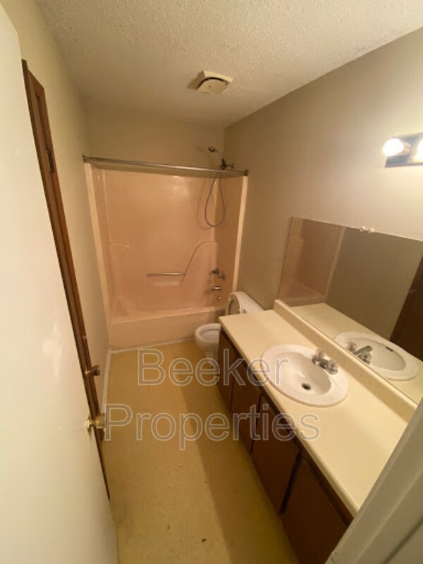 Foto del edificio - 2725 43rd Ave