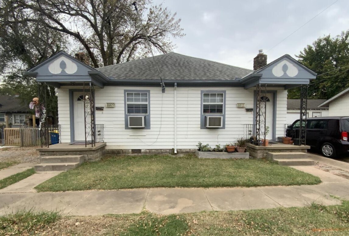 Primary Photo - 1011 W 7th Ave