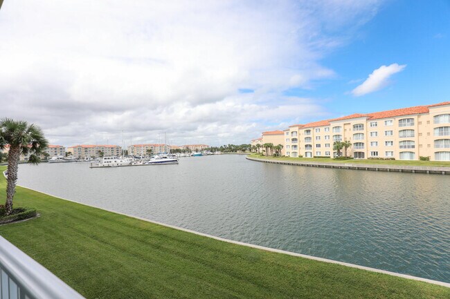 Foto del edificio - 17 Harbour Isle Dr W