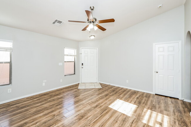 Building Photo - 6468 Duck Hill Springs Dr