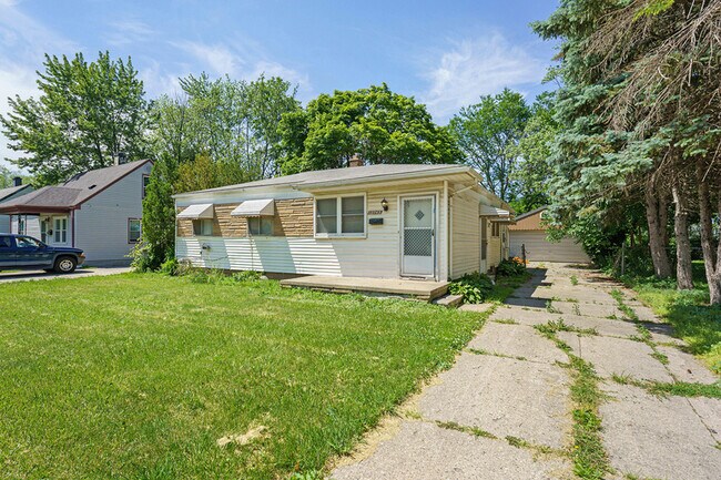 Foto del edificio - 12743 Couwlier Ave