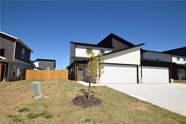 Building Photo - 1604 SW Poigai Wy