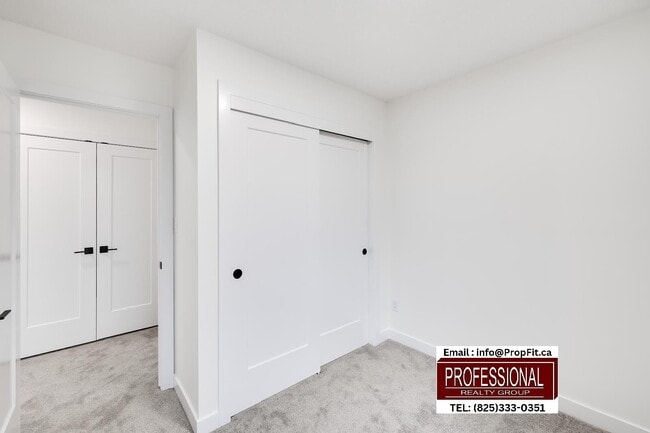 Building Photo - 15813-15898 98 Ave NW