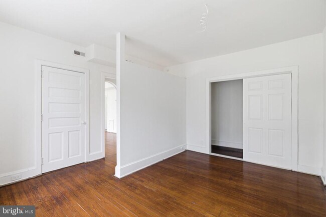 Building Photo - 5939 Drexel Rd