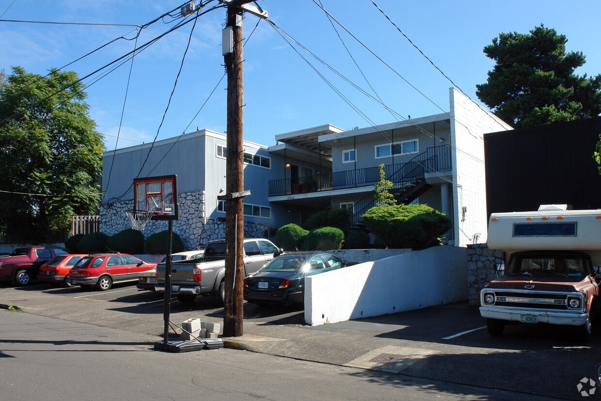 Building Photo - 4342 SE 27th Ave