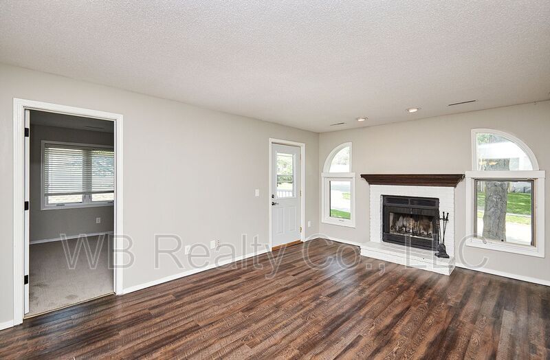 Primary Photo - 5220 Boulder Dr
