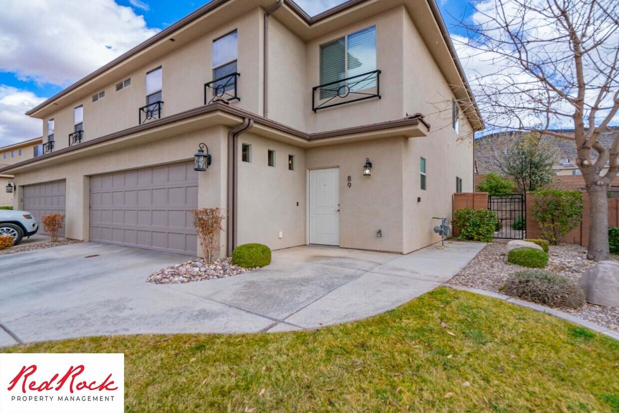 Foto principal - Spacious 4 Bedroom, 2.5 Bathroom Centrally...