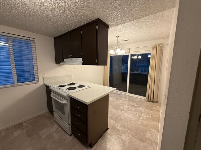 Foto del edificio - 2824 I St