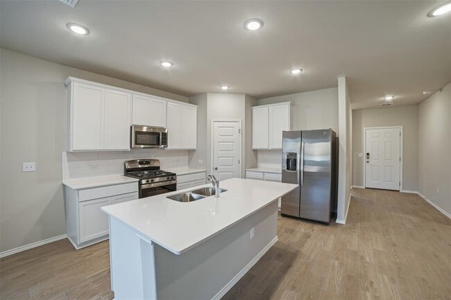 Foto del edificio - 4501 Bridal Veil Dr