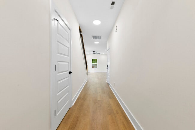 Foto del edificio - 3420 Tappan Pl