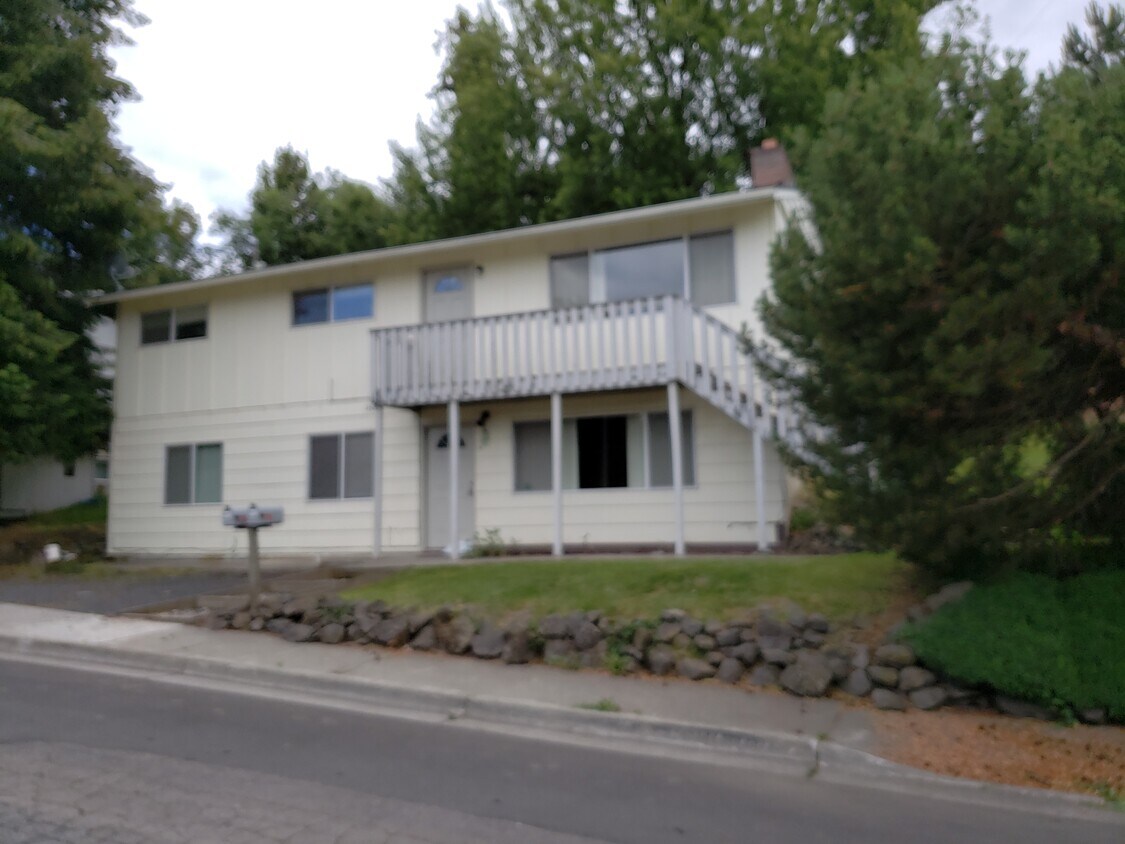 1605 NE Wheatland Dr, Pullman, WA 99163 House Rental in Pullman, WA