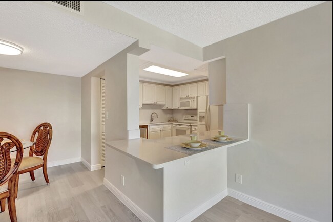 Building Photo - NEW RENOVATED SUNTIDE A BEACH CONDO