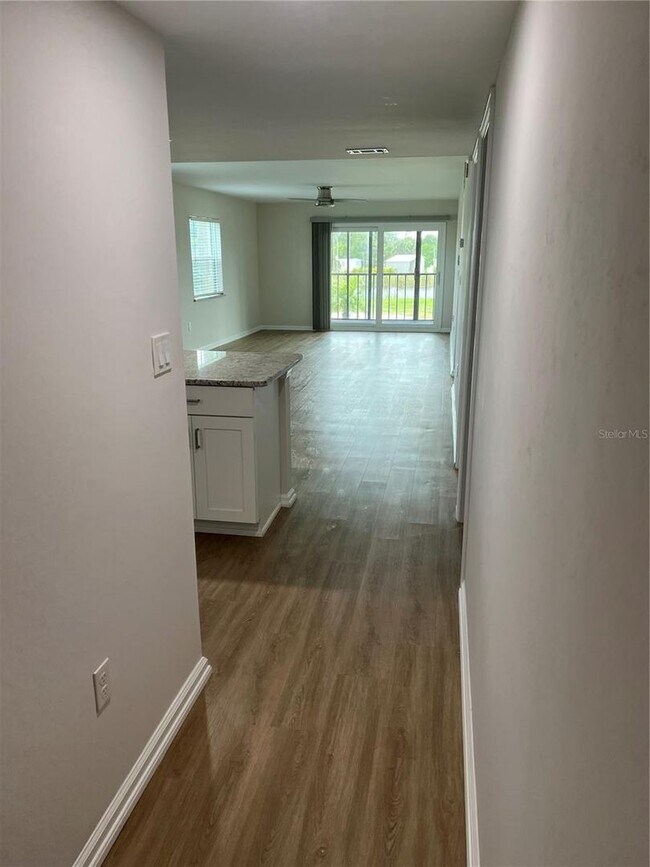 Foto del edificio - 14459 River Beach Dr