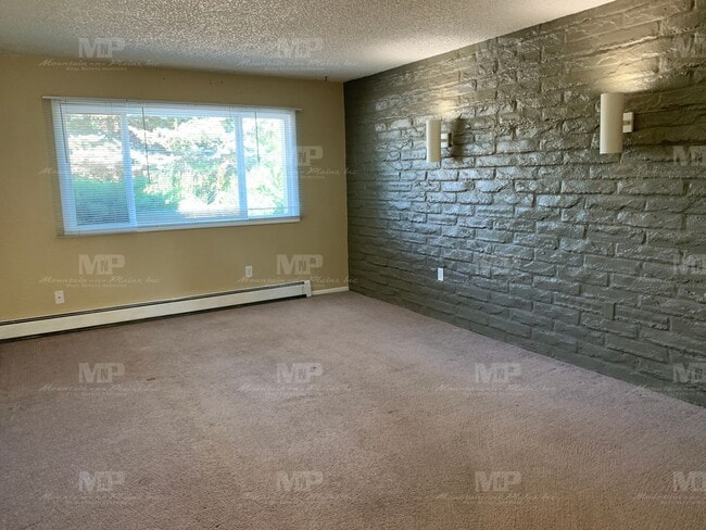 Building Photo - 1782 N Overland Trail