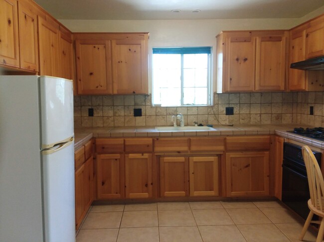 Kitchen - 770 Haines Ct