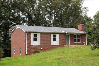 Building Photo - 930 Claudius Ct
