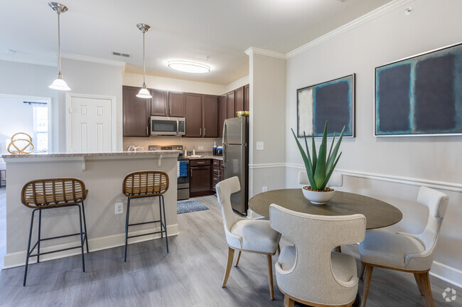 2BR, 2BA - 1305SF Enclave - Dining Area - Williamsburg Place