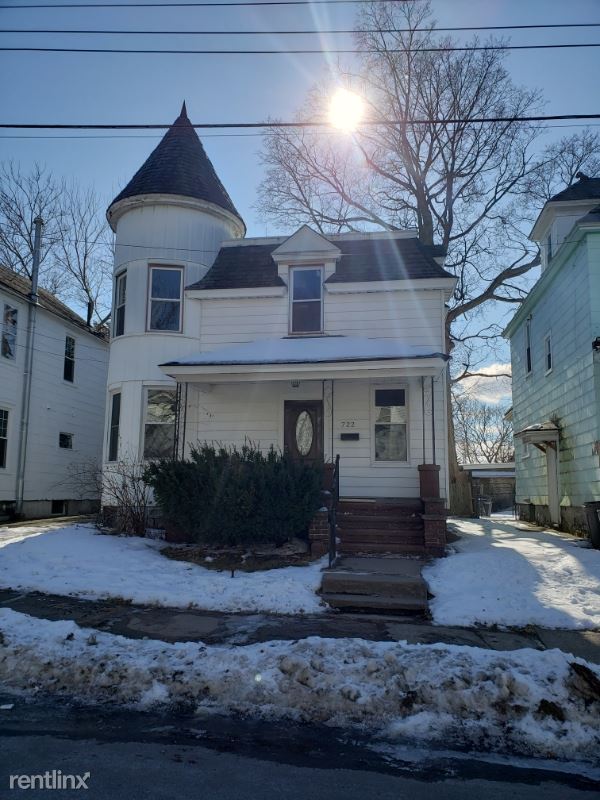 Building Photo - 1 br, 1.5 bath House - 722 Mason St.