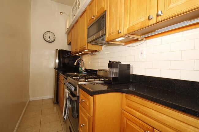 Building Photo - 134 W 87th St