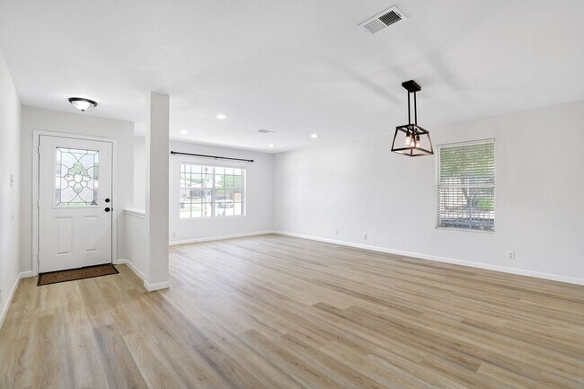 Building Photo - Stunning Remodeled Two-Story Home in Exclu...