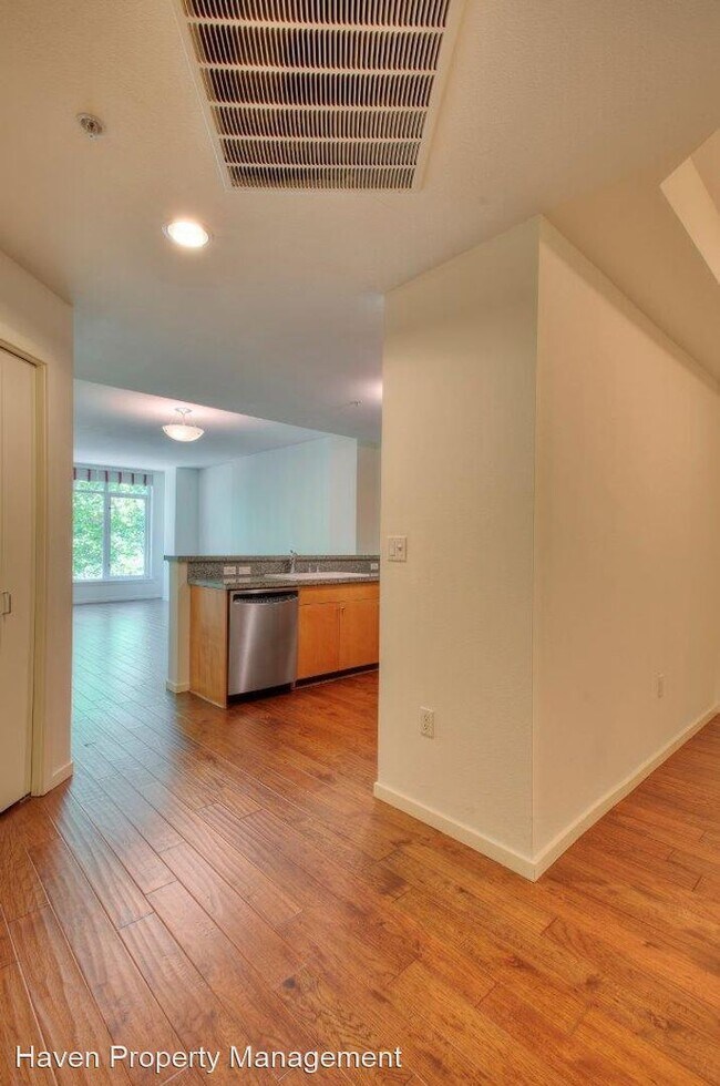 Building Photo - 1 br, 1 bath House - 1188 106th AVE NE  #326