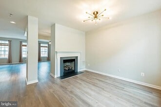 Building Photo - 3385 Beechcliff Dr