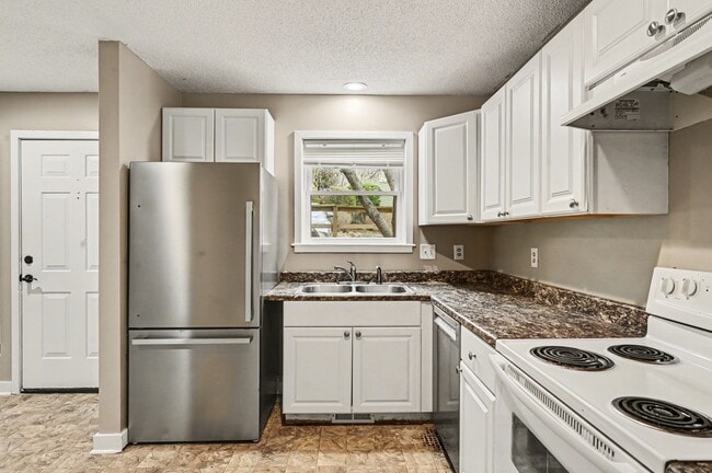 Foto del edificio - 304 Cedarwood Ln