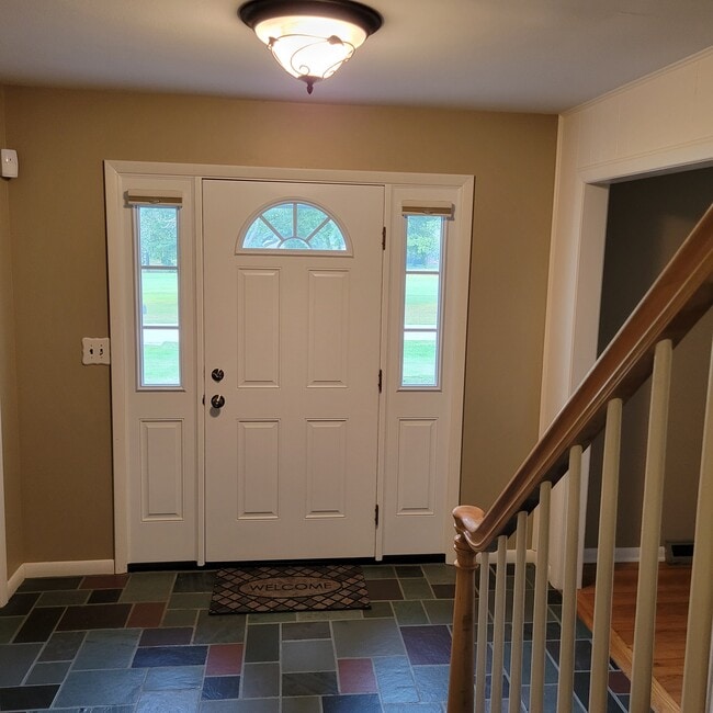 Building Photo - 802 Wedgewood Dr